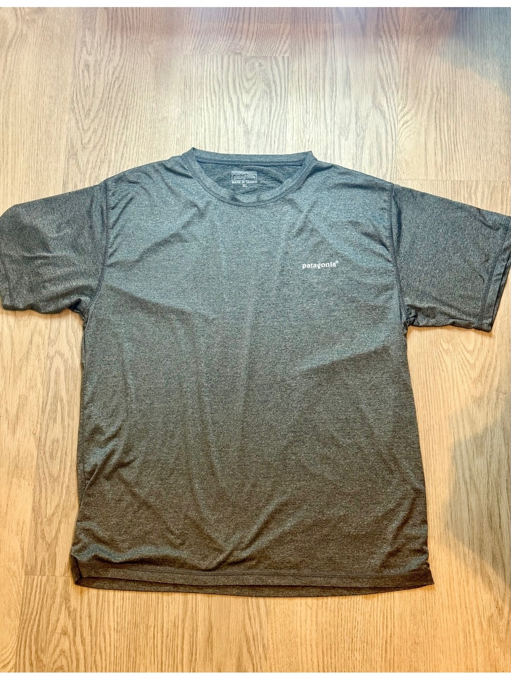 Patagonia Men’s XL Gray Performance T-Shirt Short Sleeve Outdoor Hiking